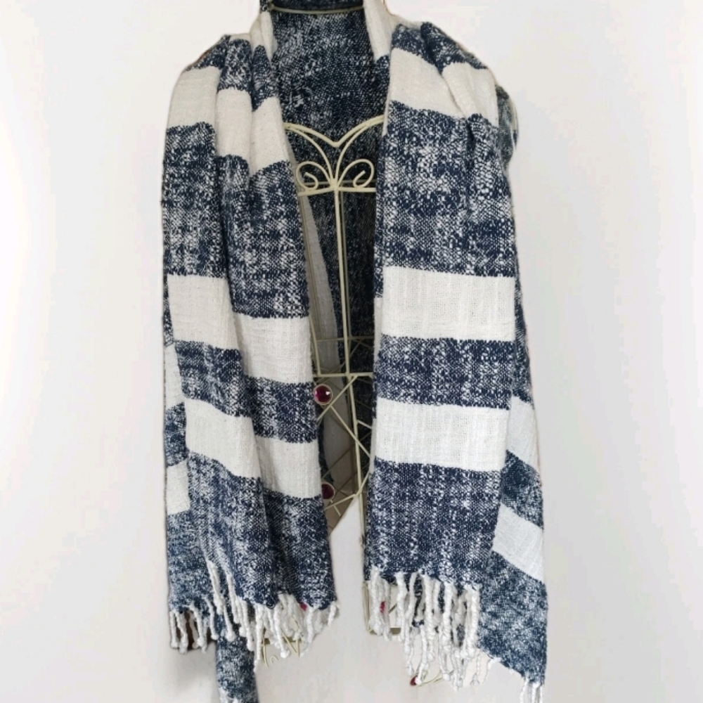 Crafted by Envogue 100% Cotton Shawl/Scarf Throw XL (57" X 43") Soft W/Fringe